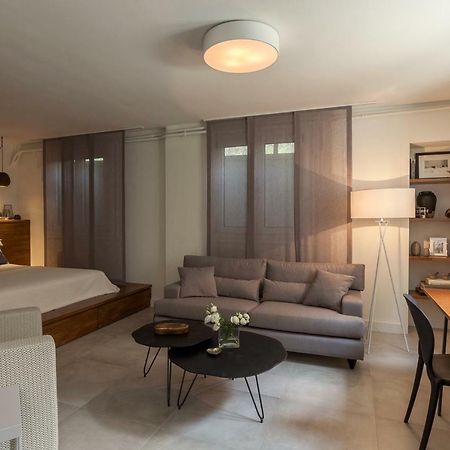 Unique Semi-Basement Stay At The Foot Of The Acropolis Atena Exterior foto